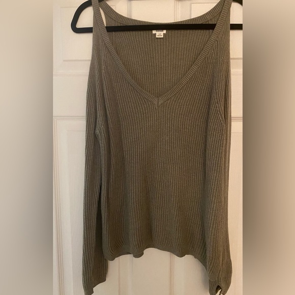 SOLD🌟Garage sage green knit top with exposed shoulders - Picture 1 of 4